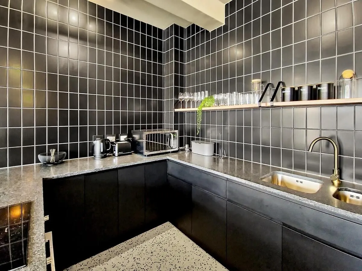 Apartment Luxurious Hotel-Type Living Couples Retreat- Pool Cape Town South Africa