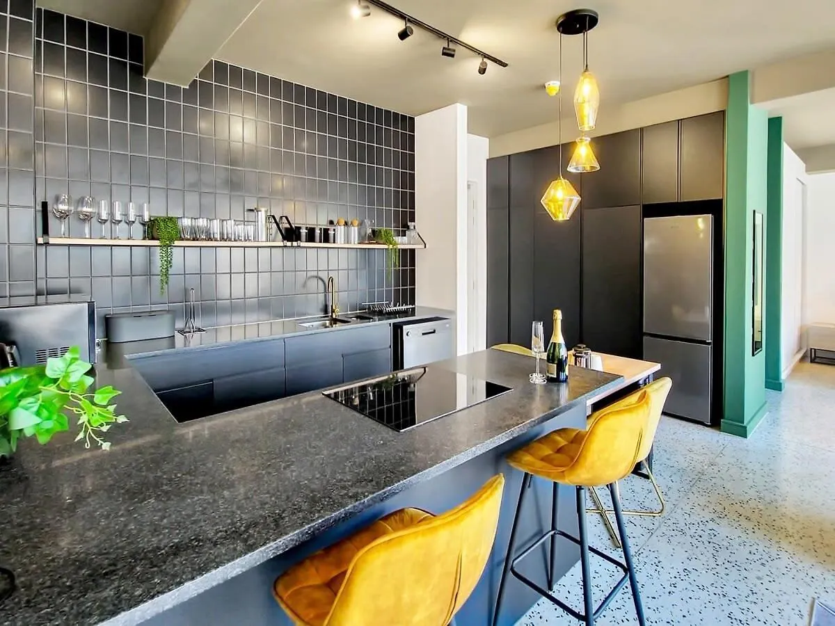 Luxurious Hotel-Type Living Couples Retreat- Pool Cape Town