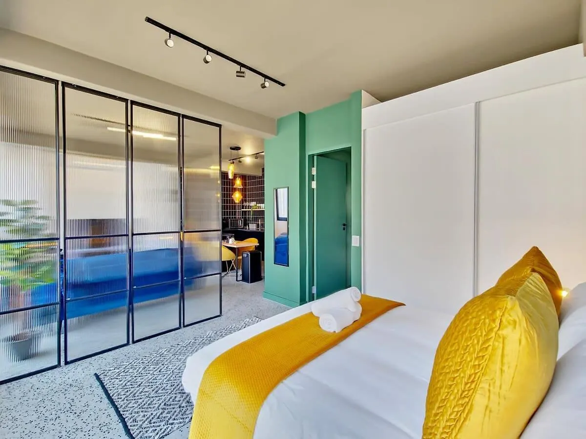 Apartment Luxurious Hotel-Type Living Couples Retreat- Pool Cape Town