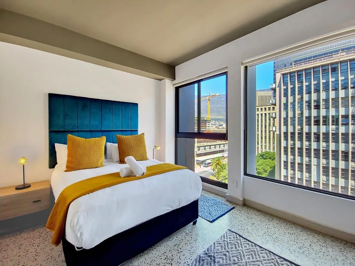 Luxurious Hotel-Type Living Couples Retreat- Pool Cape Town